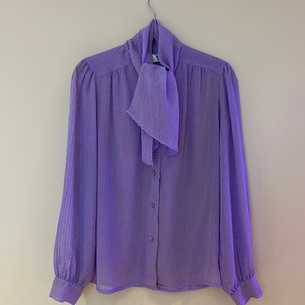 Vintage lavender waffle chiffon blouse with self tie neckline. Size 12